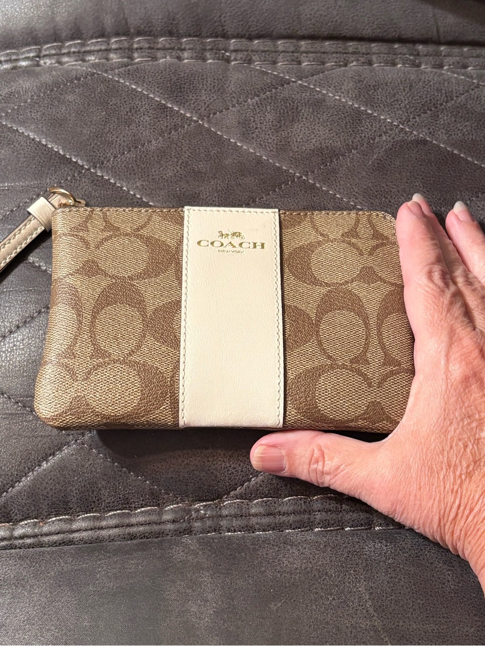 Coach wristlet Corner Zip signature canvas pattern Tan chalk-white center stripe - Picture 2 of 7